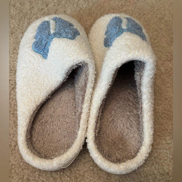 Cozy Women’s Slippers with Bow Design - Picture 3 of 9